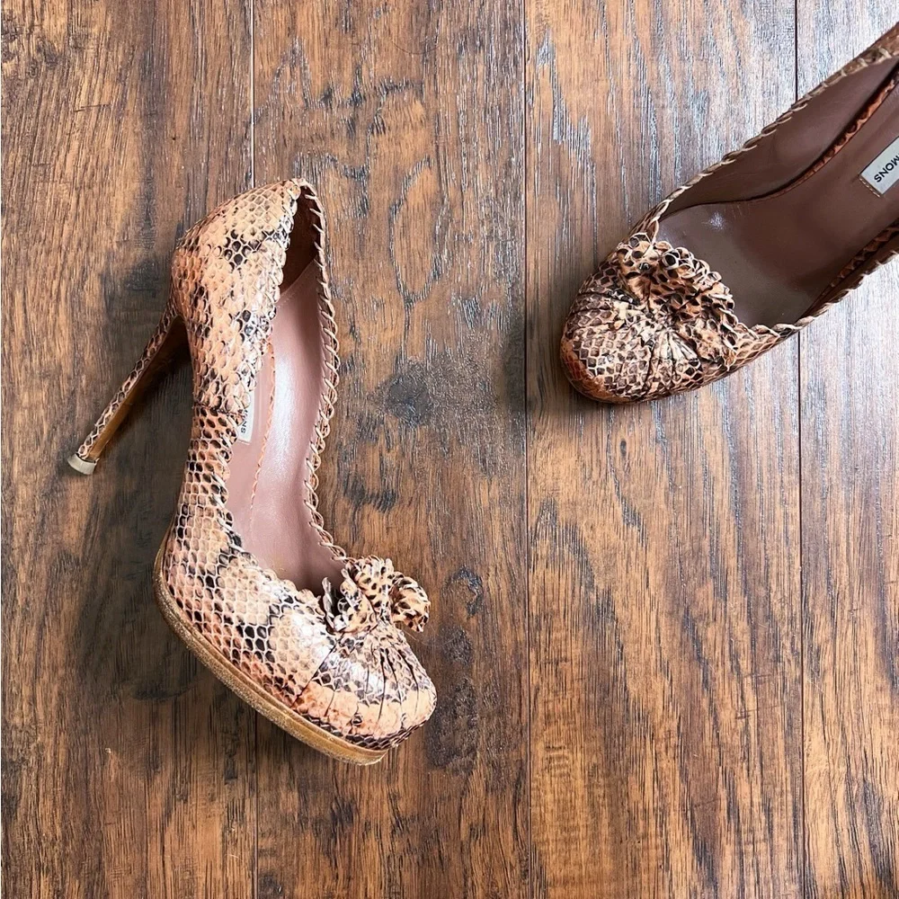 Tabitha Simmons • snakeskin pumps platform coral whipstitch ruffle stiletto